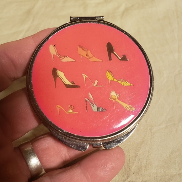 Compact Mirror - Picture 3 of 4